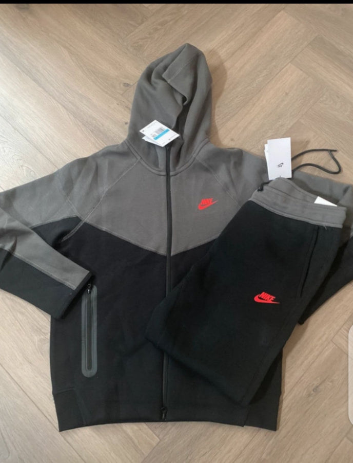 Nike tech fleece